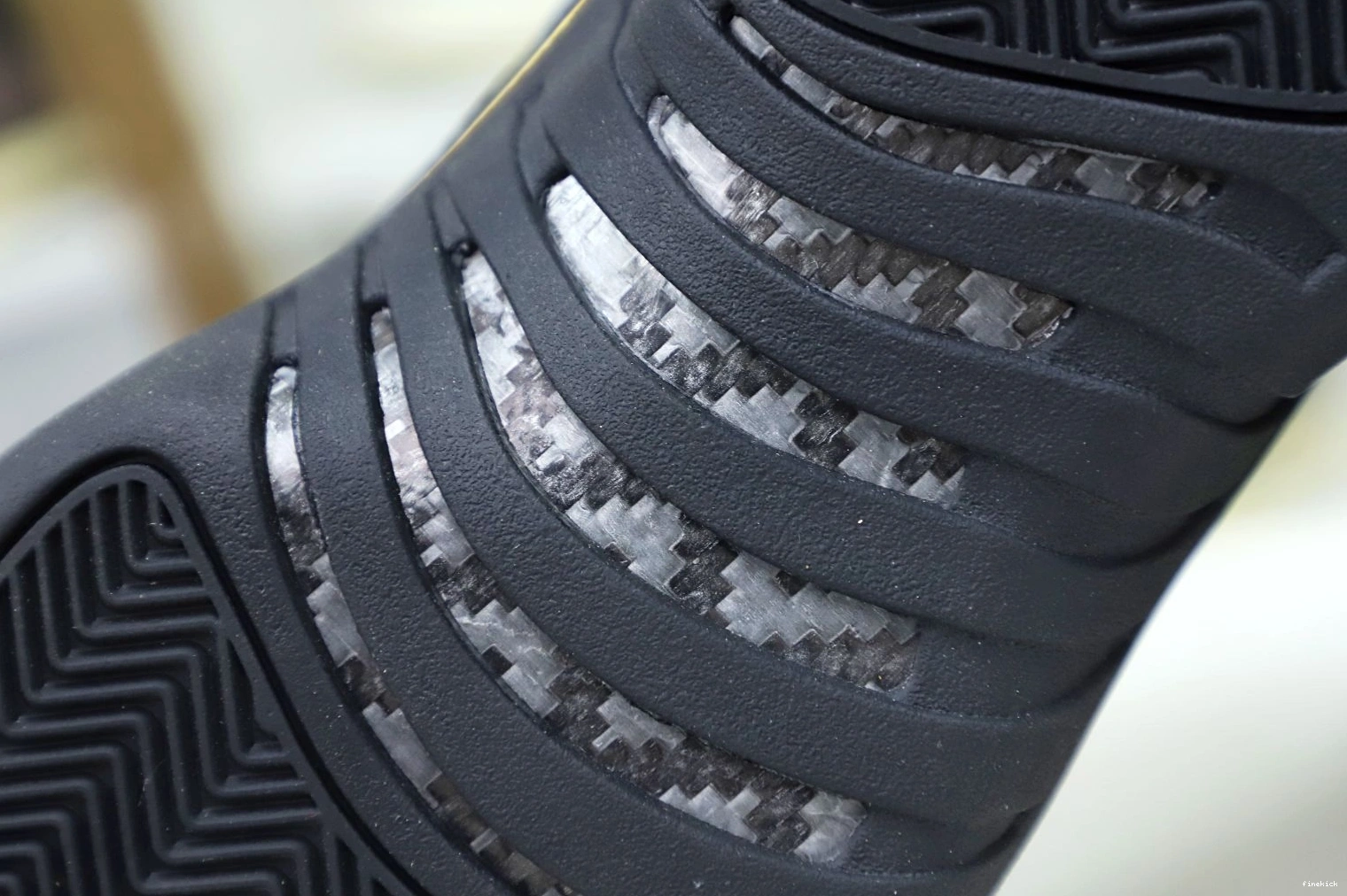 12 AIR 'ROYALTY' JORDAN RETRO 0123